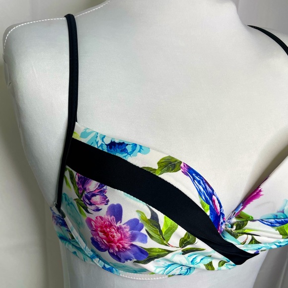 Structured Support Floral Bikini Top | Size Small - Picture 2 of 5